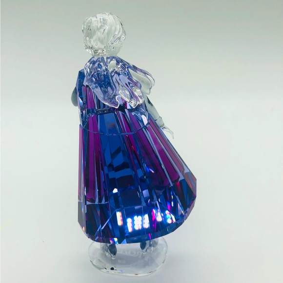 Swarovksi Frozen 2 Anna Figurine with original boxe and COA - Picture 3 of 7